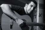 Cesar tocando